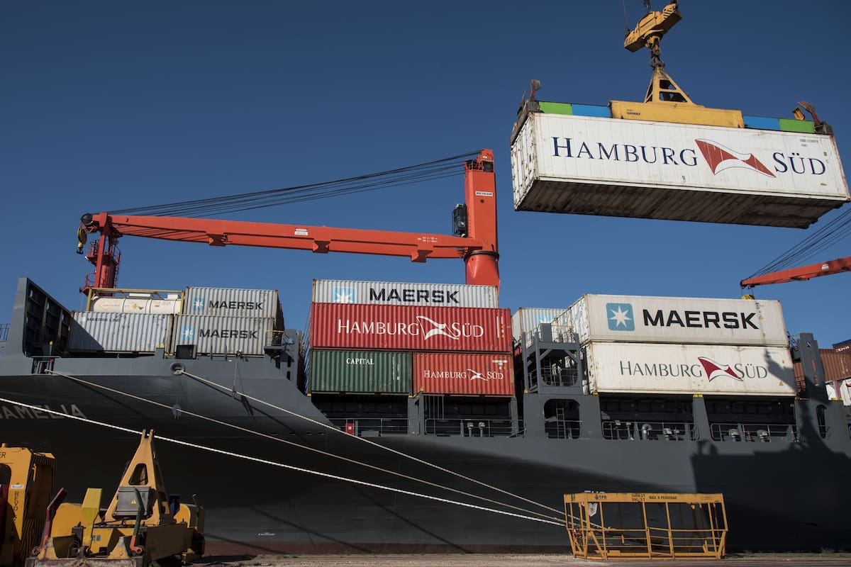 Terminal Puerto Rosario, desde donde saldran en el dia de hoy el primer cargamento de limones hacia EEUU.
En este contenedor (blanco) es probable que vaya el cargamento de limones.
Contenedores. (para archivo)
19-04-18
Foto: Marcelo Maner