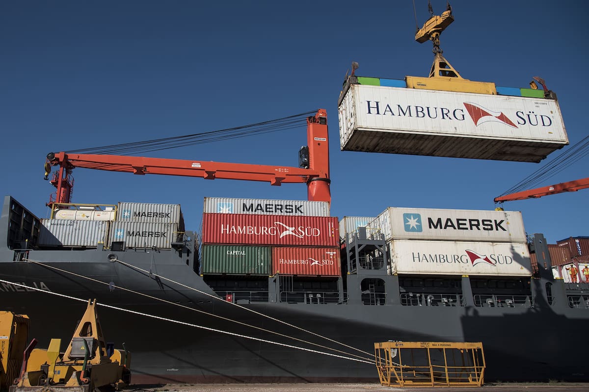 Terminal Puerto Rosario, desde donde saldran en el dia de hoy el primer cargamento de limones hacia EEUU.
En este contenedor (blanco) es probable que vaya el cargamento de limones.
Contenedores. (para archivo)
19-04-18
Foto: Marcelo Maner