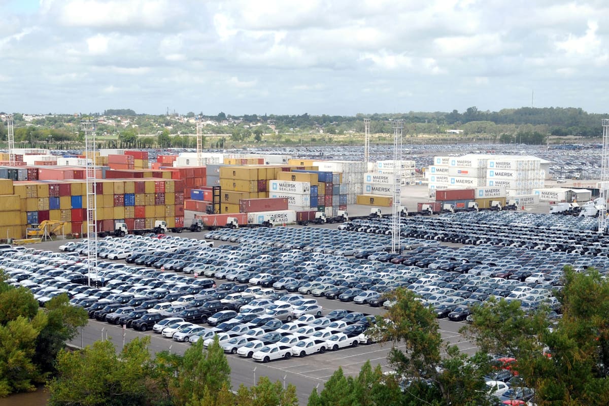 Terminal Zarate, puerto de carga de autos para exportar. Zarate, BsAs, Marzo 09, 2010