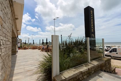 Terrazas Al Mar, una de las de cinco propuestas gastronómicas exclusivas para disfrutar la noche de Año Nuevo en Pinamar, con opciones que destacan por su ambiente sofisticado, menús gourmet y vistas únicas en la costa argentina