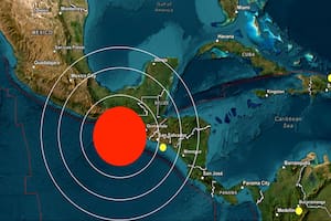 Un fuerte sismo sacude Guatemala, México y El Salvador y se activa una alerta de tsunami
