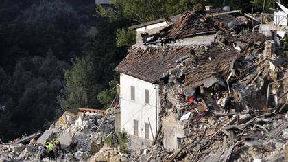 El alcalde de Amatrice dice que la mitad de su pueblo desapareció