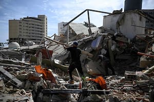 Suben a 164 los muertos en Venezuela y se registran saqueos en medio de la devastación