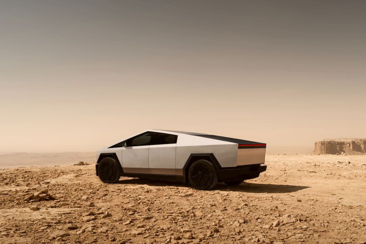 Tesla Cybertruck es una camioneta pickup eléctrica con un diseño futurista