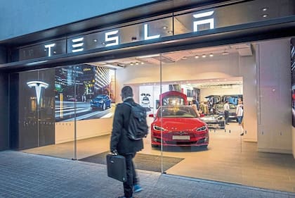 Tesla en el camino hacia la producción masiva de vehículos
