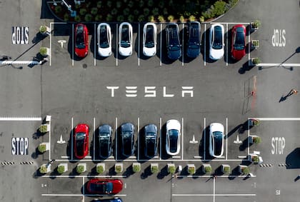 Tesla enfrenta una caída en su participación de mercado en California