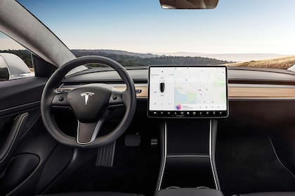 Tesla es el adalid de las pantallas gigantes, no solo para los comandos sino también para el marketing