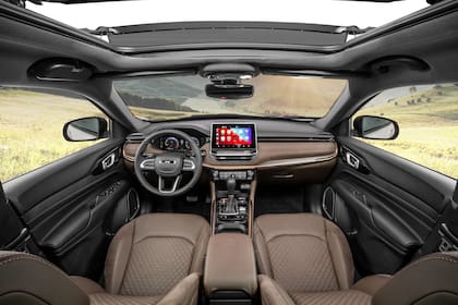 Test drive
El Jeep Commander
Tapizados y detalles de gamuza y cuero, junto con instrumental y conectividad digital