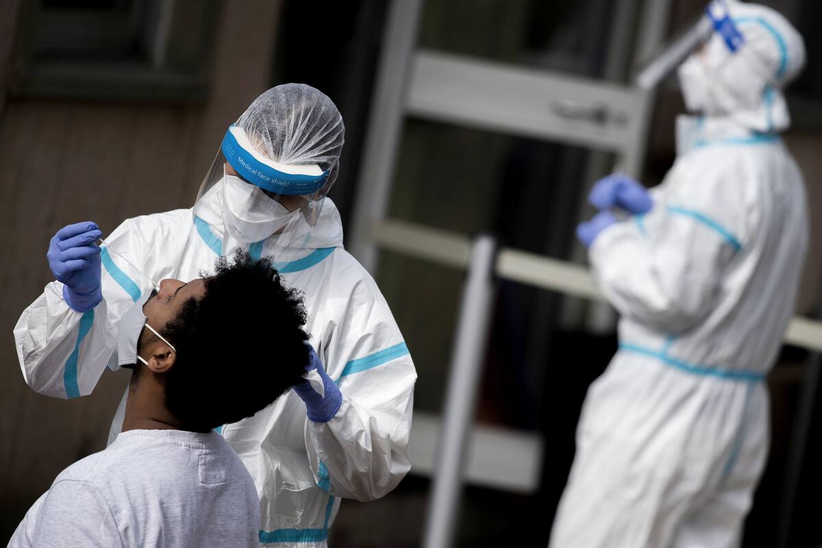 Testeos de covid-19 en hospital Santa Maria della Pieta, en Roma