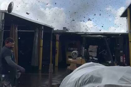 Testigos comparten cómo fue el tornado en Montebello, California