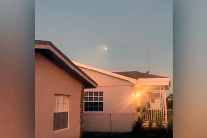 Testigos de distintos puntos de esa ciudad de Florida y alrededores se sorprendieron al presenciar el fenómeno. Qué creen que es