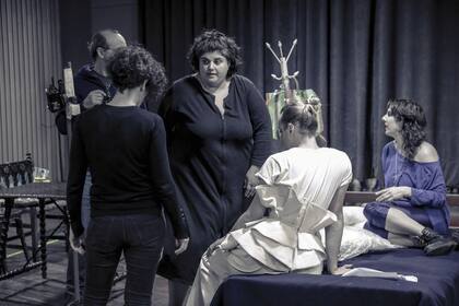 Testimonios para invocar a un viajante, de la dramaturga Maruja Bustamante.