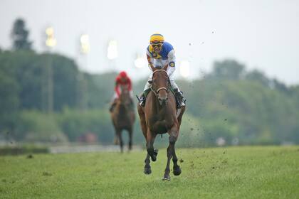 Tetaze buscó por adentro y se mantuvo ajeno a los conflictos entre Nao da Mais e Imperador, en el Latinoamericano