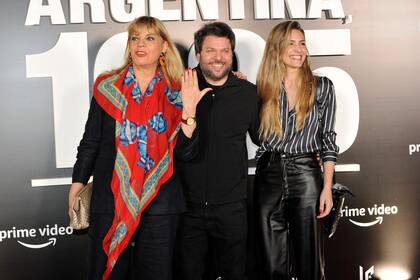 Teté Coustarot posó sonriente junto a Guido Kaczka y su esposa, Soledad Rodríguez
