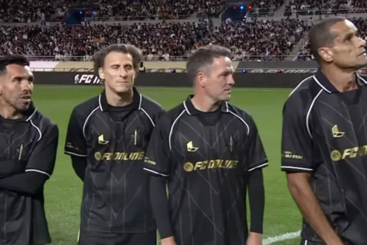 Tevez, junto a Forlán, Del Piero y Rivaldo en un amistoso en Seúl