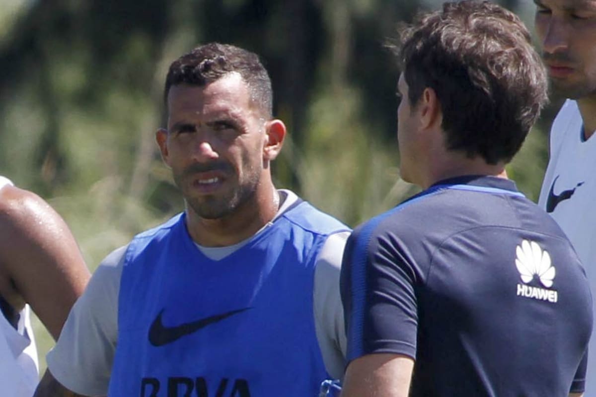 Tevez y el Mellizo, durante uno de los ensayos; el director técnico le va a dar más minutos de juego al Apache y lo tendrá como carta decisiva frente a River