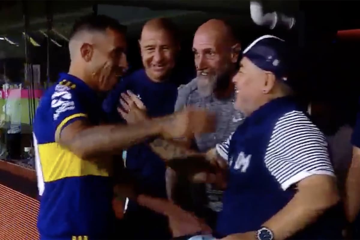 Tevez y Maradona, el 7 de marzo pasado en la Bombonera