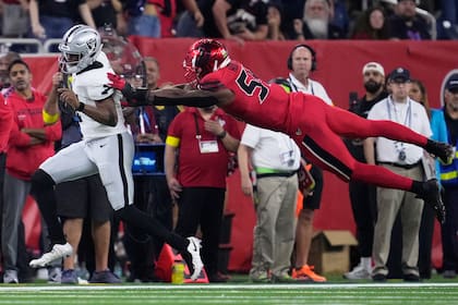 Texans amplían racha ganadora a siete con victoria 23-21 sobre Raiders