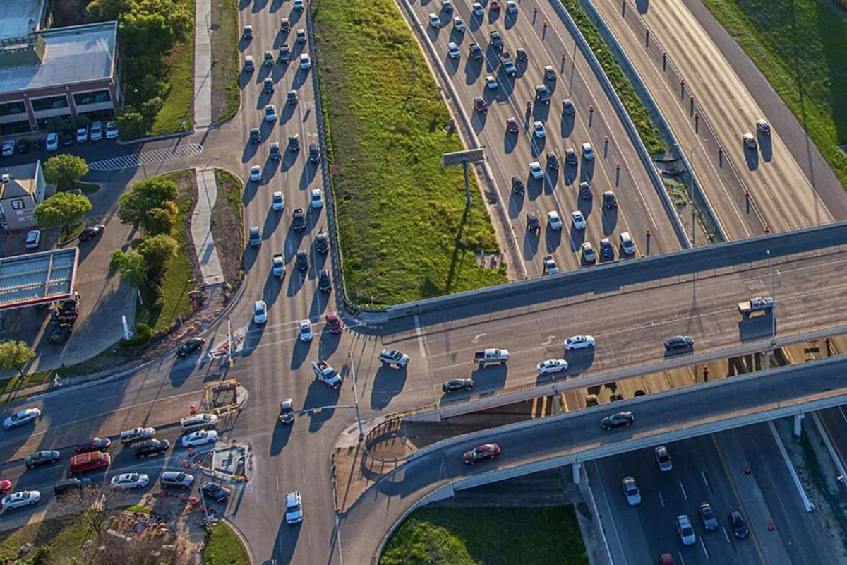 Texas incrementa operativos en las carreteras