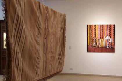 Textiles de tejedoras argentinas y pinturas de Defelipe en Vitriol