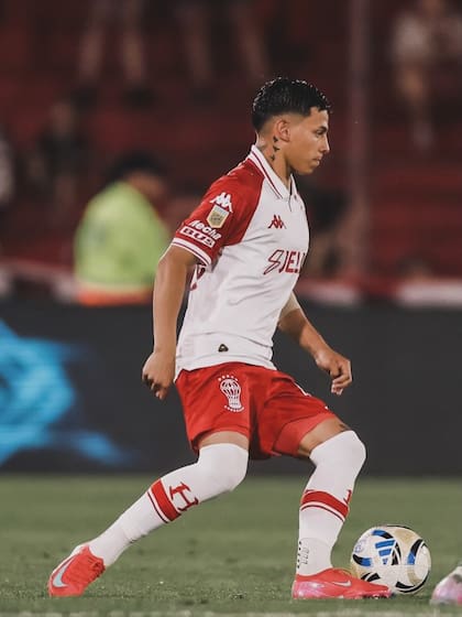 Thaiel Peralta, la nueva joya de Huracán: con 17 años lleva la 10 y es la figura del Globo