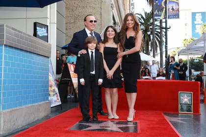 Thalía junto a su esposo Tommy Mottola y sus hijos, Matthew y Sabrina