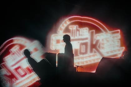 The Strokes cerró la primera jornada del festival, que reunió a 120.000 espectadores