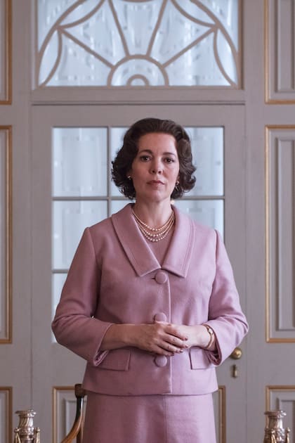 Olivia Colman, tras ganar el Oscar a la mejor actriz, asume el reto de interpretar a Isabel II en reemplazo de Claire Foy, en la tercera temporada de la serie, que llega a Netflix mañana