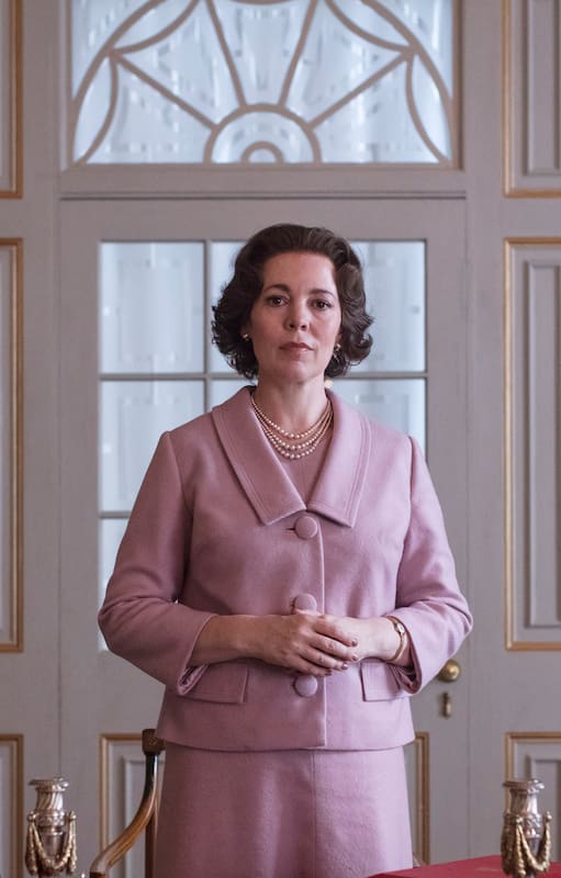 Olivia Colman, tras ganar el Oscar a la mejor actriz, asume el reto de interpretar a Isabel II en reemplazo de Claire Foy en la tercera temporada de la serie, que llega a Netflix mañana