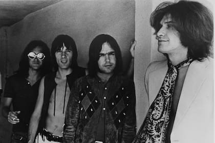 The Kinks participa de Gambito de dama con una canción de su álbum debut