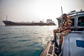 Los barcos españoles se defienden de los piratas del mar