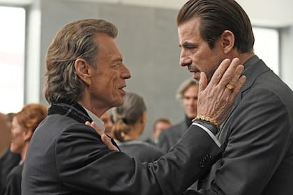 Mick Jagger y Claes Bang, en la película de Giusseppe Capotondi que se estrena aquí directamente en VOD