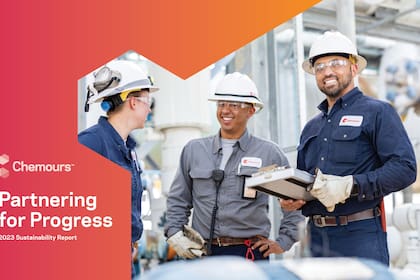 The Chemours Company (“Chemours”), una empresa química global, anunció hoy la séptima edición de su Informe de Sostenibilidad anual, que describe el progreso de la Compañía hacia el cumplimiento de su Responsabilidad Corporativapara 2030 Metas de compromiso (CRC). El informe titulado “Asociarse para el progreso” muestra cómo Chemours adopta asociaciones para ofrecer productos innovadores de manera responsable y más sustentable, compartir su éxito con otros e impulsar el valor comercial. (Graphic: Business Wire)
