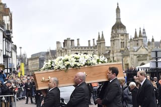 Masivo funeral de Stephen Hawking en Cambridge