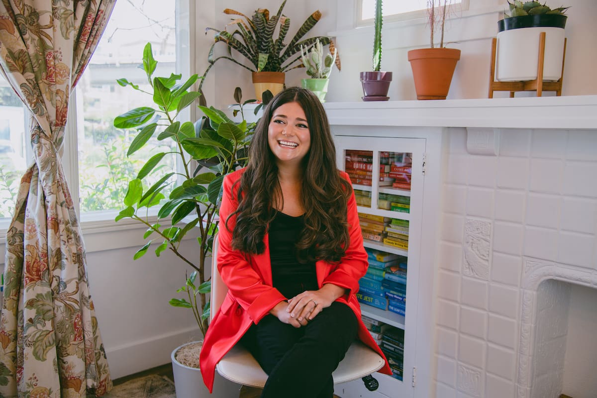 The dating coach Logan Ury at home in Oakland, Calif., April 22, 2022. From her Oakland commune, Ury has made a big business out of her data-driven approach to modern romance. (Marissa Leshnov/The New York Times)