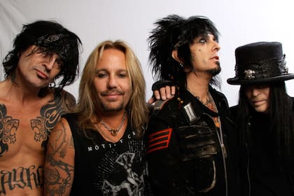 The Dirt, sobre Mötley Crüe