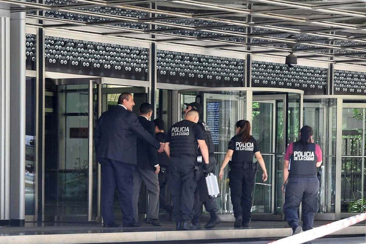 The facts are in full investigation and, although nobody claimed the intimidation, qualified sources of the Government assume that the incidents are related to the ecumenical event that will take place in Buenos Aires at the end of next week