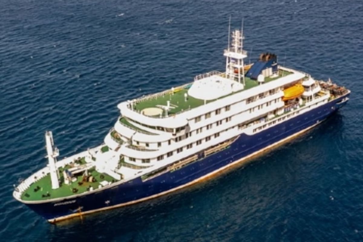 The Guardian replicó la noticia con un tono más informativo: tres pasajeros fallecieron tras un presunto brote de hantavirus en un crucero
