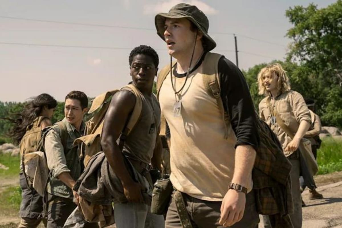 "The Long Walk" o "La Larga Marcha" es una película de suspenso y supervivencia distópica estadounidense de 2025, basada en la novela homónima de King.