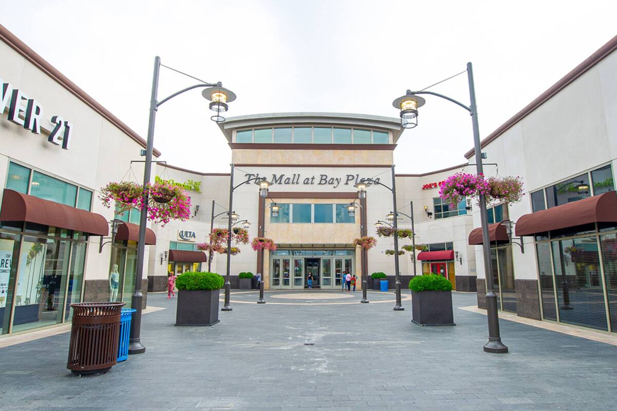The Mall at Bay Plaza, el centro comercial más barato de Nueva York, según ChatGPT