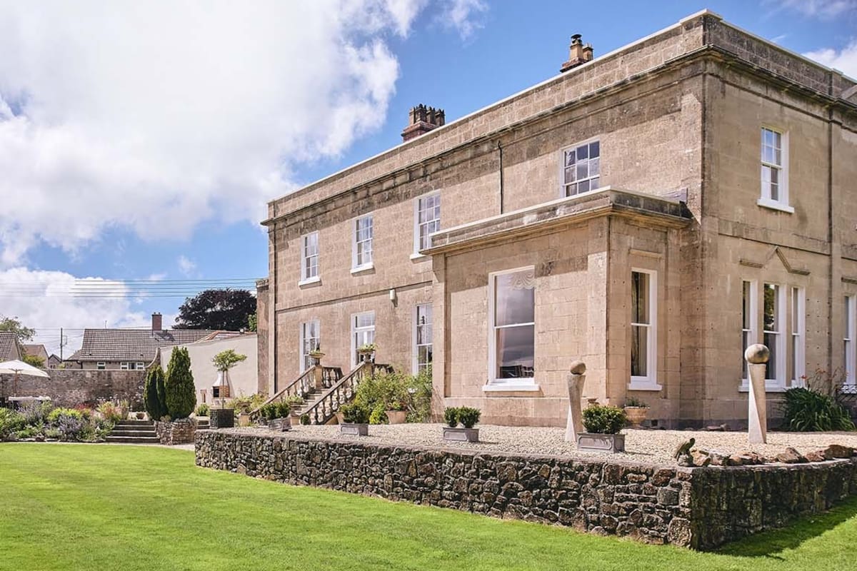 The Manor Holcombe dará una tentadora suma en dólares a quienes evalúen sus comodidades entre el 21 y el 23 de septiembre