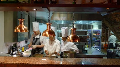 The Old Customs House, el restaurante del 'Chef de Putin', tiene su cocina abierta.