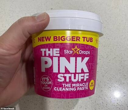 The Pink Stuff es una pasta de limpieza para las superficies que resiste a las manchas.