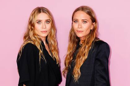 The Row, marca fundada por las hermanas Olsen, impulsa un “lujo silencioso”, que se enfoca en la calidad, la exquisita confección de las prendas y la versatilidad.