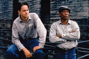 The Shawshank Redemption, dirigida por Frank Darabont, fue lanzada en 1994 y es considerada una de las mejores películas de la historia