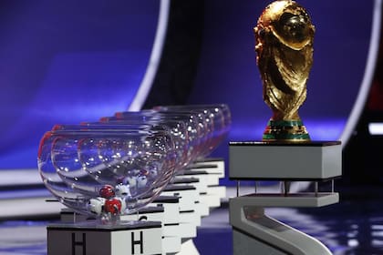 The World Cup trophy and pots are on display during the "Behind the scenes of the Final Draw" event prior to the upcoming Final Draw of the 2018 FIFA World Cup Russia in Moscow, Russia November 29, 2017. REUTERS/Sergei Karpukhin