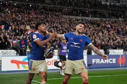 Theo Attissogbe y Matthieu Jalibert quieren seguir en el Seis Naciones frente a Gales la estela ganadora que Francia mantuvo frente a Irlanda.