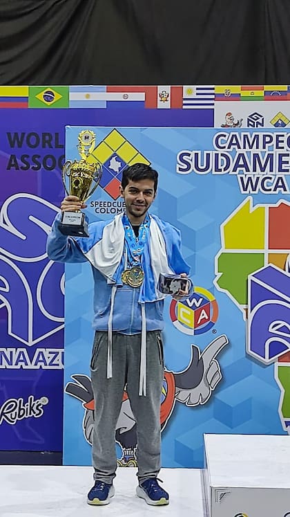 Theo Goluboff en el Sudamericano de Rubik en Bogotá, Colombia