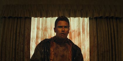 Theo James en El mono