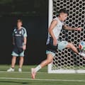 De potrero y también de equipo: Thiago Almada juega para los que saben de fútbol